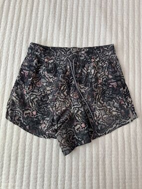 Athleta Gray and Dusty Pink Abstract Print Athletic Shorts